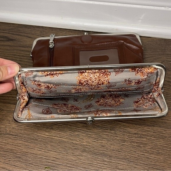 HOBO Womens Lauren Clutch Wallet Leather Floral Lining - EUC - Picture 7 of 16